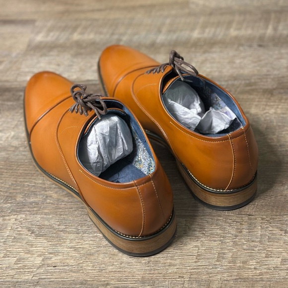 Classic Tan Leather Men's Dress Shoes - Picture 3 of 5